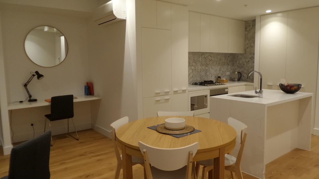 Whitehorse Towers Self Service Holiday Apartment Box Hill Exterior photo